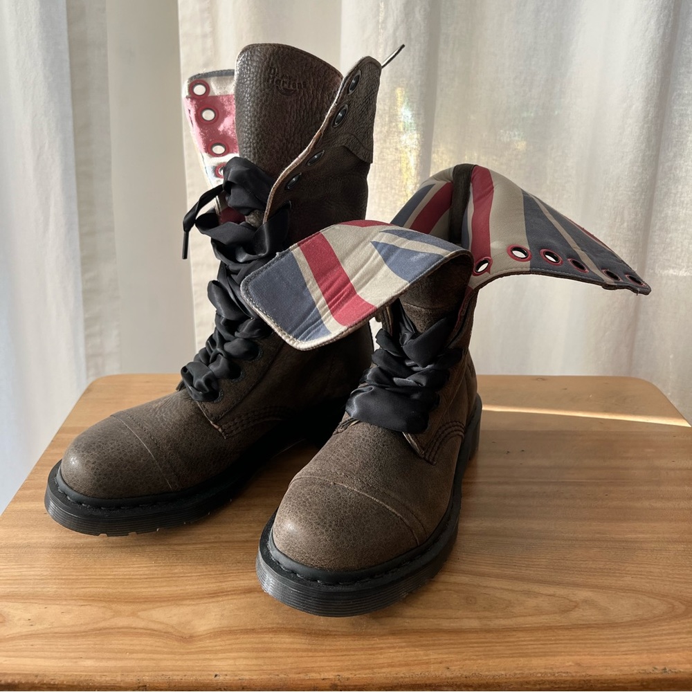 Dr. Martens Shoes - Dr. Martens 1914 Triumph Union Jack Boots